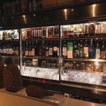 和酒 - オーナーさんは不在でした。スタッフは皆さん若くフレンドリーで明るい。メニュー構成は面白いが、お酒は作り置きのため鮮度とクオリティが残念。