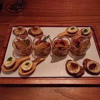 ザ タヴァン グリル＆ラウンジ - 