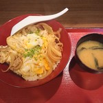 むすび - 親子丼　500円