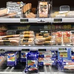 Ipermercato Carrefour - イタリアで作られている(würst、ビュルスト) もある。チーズが入っていた。