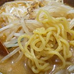 尾張タンメン野武士 - 麺は中華麺選択。細麺もあり