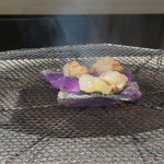 お料理 佐藤 - 炭の上で直焼きの伊勢海老