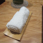 お料理 佐藤 - おしぼりが替えられてデザートへ