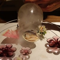 フレンチ割烹 宿 - 瞬間燻製（桜チップ）