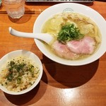 麺屋 六感堂 - 紅ズワイ蟹バターライス＋鯛煮干雲呑麺