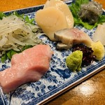 Yoshizushi - 刺身の盛り合わせ。