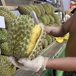 Ah Hung D24 Sultan Durian - 料理写真:目の前でパカっと