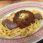 イタリアン厨房 マデーニ - 2019年5月。和牛ほほ肉の特製ミートソース880円。生パスタで。