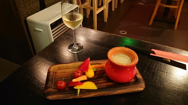 弘前のグリル&ワイン コソラット &ndash; ダイニングバーで楽しむ料理とワイン