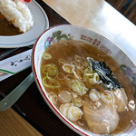 あじまさ食堂 - ラーメン・ミニカレーセット 700円