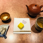 一笑 - お菓子とお茶のセット。その空間と味わいに癒されて。