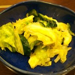りょうちゃん - 最初から多目のお漬物がテーブルに置いてある