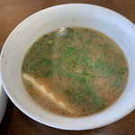 吉田 - スープ。見た目は綺麗ではないが手間暇かけて調合していた。