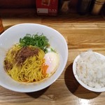 麺屋 麻沙羅 - 平日限定温玉半ライス付き