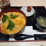 伊藤和四五郎商店 - 鶏かつ丼(880円)