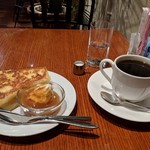 108070373 - [料理] フレンチトースト (ハーフ) & Hot珈琲 (ブレンド)