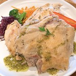 アンジャ - 鶏モモ肉と鶏むね肉のグリルバジルソース