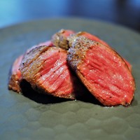 焼肉うしごろ 銀座並木通り店 - カメノコの厚切りステーキ