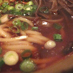 Ishokudokoromenyakiwami - 鰹節・昆布・いりこなどから出汁をとった和風醤油スープです。甘め醤油味なのが九州人としては親しみやすいですね。