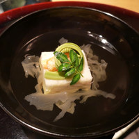 はれや別邸 - 煮物椀　蟹真丈・白木耳・青味