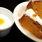 レストラン セリーナ - ココナツプリン、紅茶シフォンケーキ。