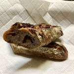 パンやきどころ RIKI - クランベリーとクルミのバトン ¥280+税