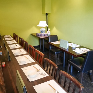 温かみのある店内