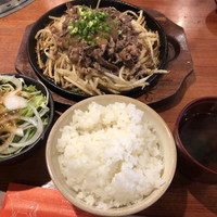 やきにくのバクロ 博多店 - 焼肉鉄板定食800円