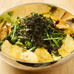 韩国海苔和细葱的沙拉