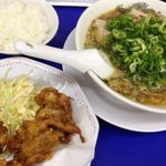 来来亭 - からあげ定食950円。麺固め、ネギ多め、背脂少なめでお願いしました。