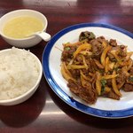 Mara Yuuwaku Taihou - 羊肉のクミン炒め、ランチのご飯とスープ