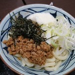 丸亀製麺 - 旨辛まぜ釜玉うどん