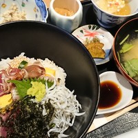 お料理 とみやま - 本日の海鮮丼御膳