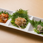 Fuji Yougan Seki Izakaya Itadaki - 珍味3種盛り　写真は左から「チャンジャ、梅水晶、カニみそ」