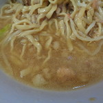 ラーメン二郎 - 赤酢を入れた後のスープがまた旨い