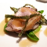 レフェルヴェソンス - 「海の神　山の神～今帰仁アグー豚ロース・ロティの黒糖ソースと海ぶどう、ハンダマ、モロヘイヤ/まぐろ節出汁と共に」