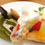 Antenoru - 【本日のおすすめケーキ３種の盛り合わせ：別角度】
                        この３種は彩りも味もバランスいいですよね♪