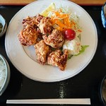 鶴亀温泉 レストラン - から揚げ定食