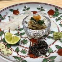 すし 副島康広 - ◆虎魚のお刺身と外皮・内皮・鮟肝などの和え物。 虎魚は好きなお魚ですのでお刺身も美味しいこと。