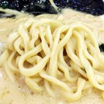 Oriongyouza - 麺は平打ちで長さがありました。