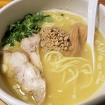 鶏の穴 - ラーメン・アップ。