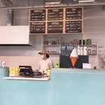 おのまる商店 - 内          観