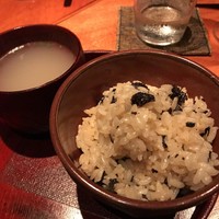 月 - 名物のトリュフの土鍋ごはん