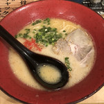 俺の飯 - 豚骨ラーメン500円税込みこれは美味い