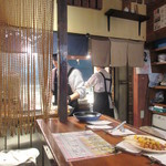 Yakitori Tonton - 店内から見る焼き場