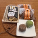 Yamashina Wakasaya - 珈琲大福 200円
                        抹茶大福 200円
                        珈琲わらび餅 650円
                        キャラメル生どら 220円