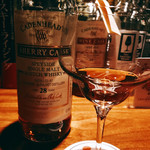 WHISKY BAR LEICHHARDT - シェリーカスクな28年物はビターな味わいで癖が楽しめる一杯！！