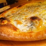ゴローゾ - 6種のチーズピザ2