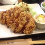 成蔵 - 上ロースカツ定食です。