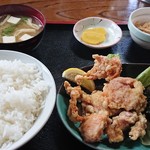 秋桜 - サバ味噌煮と唐揚げセット。
